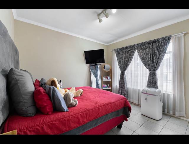 2 BEDROOM HOUSE FOR SALE IN MAGALIESSIG